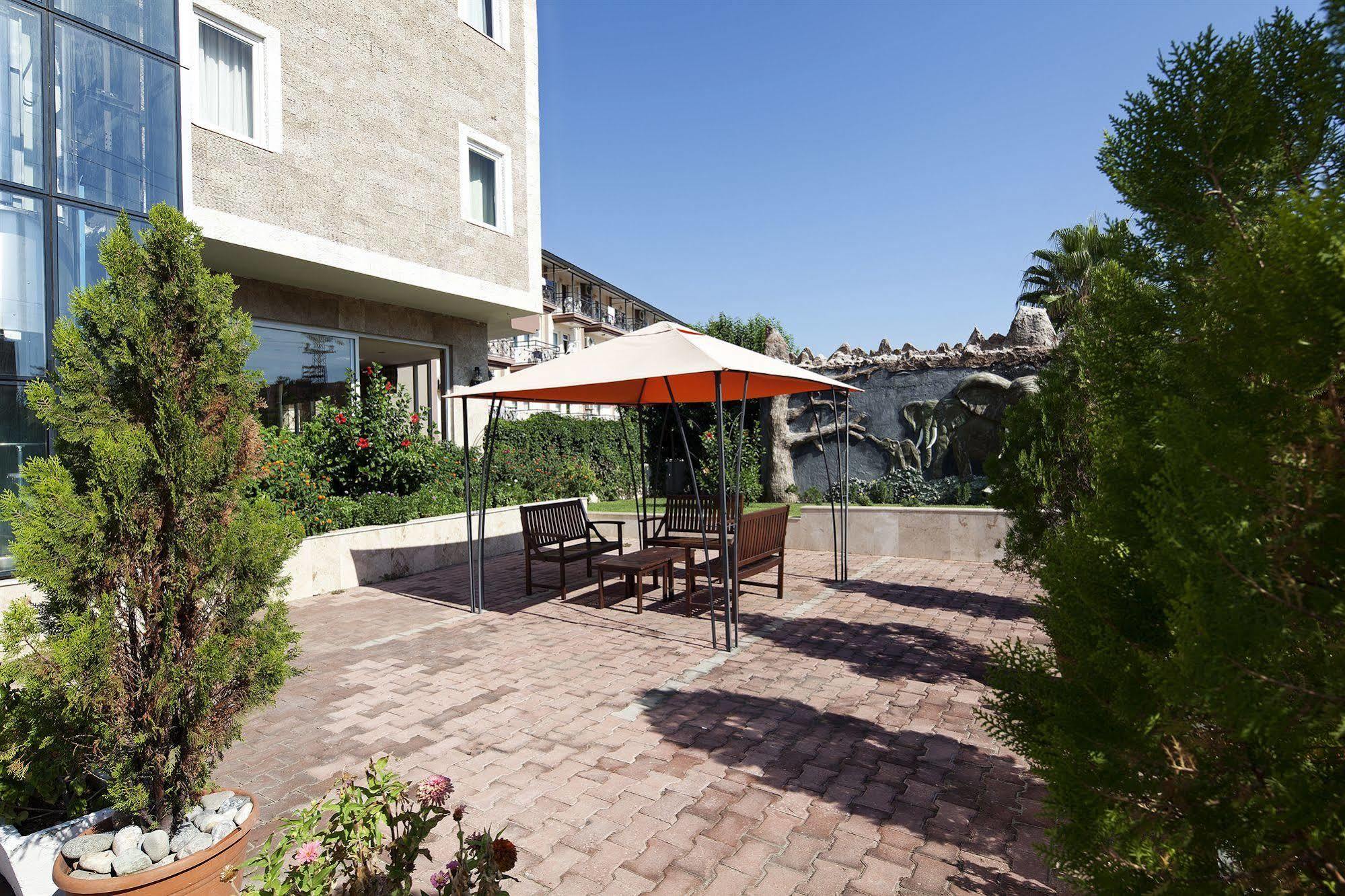 Larissa Garden Hotel Κεμέρ Εξωτερικό φωτογραφία
